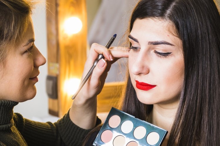 Bridal Makeup in Bahadurgarh: Must-Know Tips for Cost-Conscious Brides