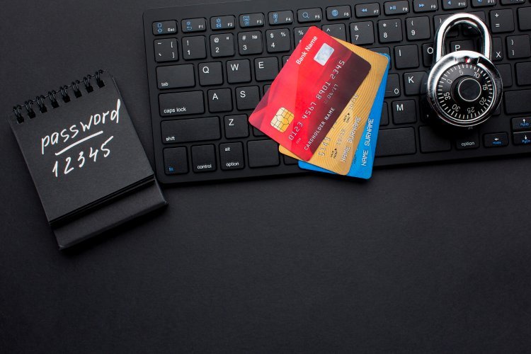 Secured vs. Unsecured Instant Approval Credit Cards: Which Is Right for You?